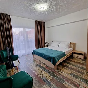 https://5-bedrooms-luxury-apartment-villa.bucharesthotelsnow.com