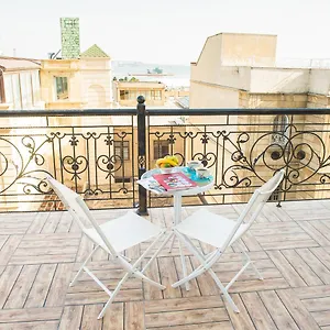 https://two-seasons-boutique-hotel-baku.aboutbakuhotels.com